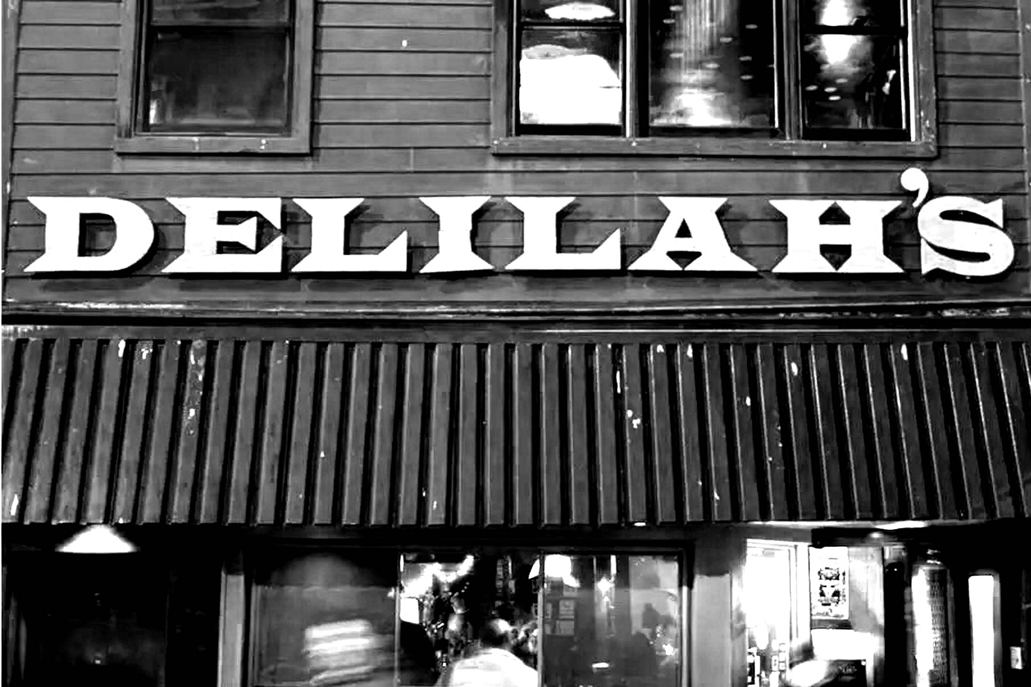 GREAT F**KING BARS! Discover Delilah’s, Lincoln Park’s OG Cathedral Of 